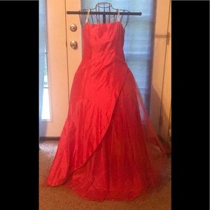 Morgan and co hot pink evening gown